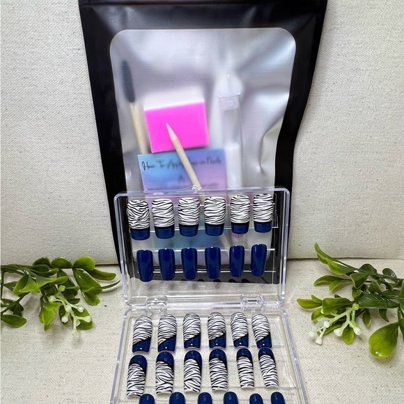 Long square dark blue with zebra print press on nails set of 30 - Picture 5 of 6